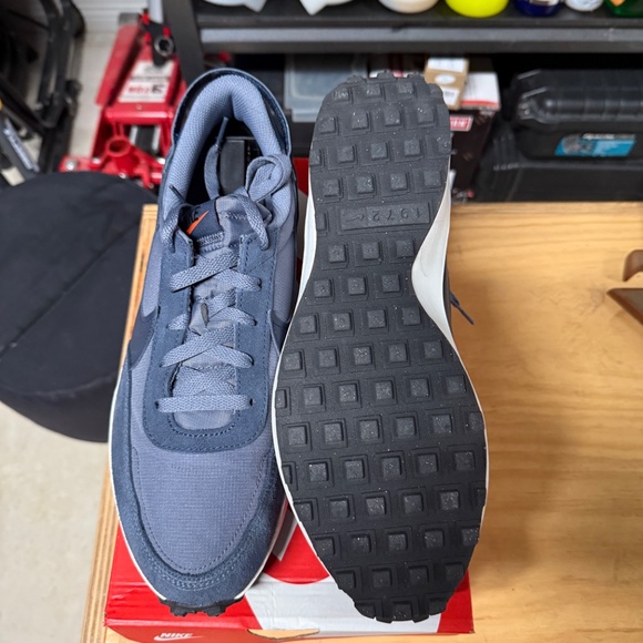 Nike Waffle Debut SE, size 11.5 (OPEN TO OFFERS) - Picture 3 of 4